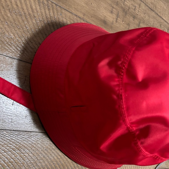 100% authentic Prada fisherman bucket hat - Picture 2 of 7